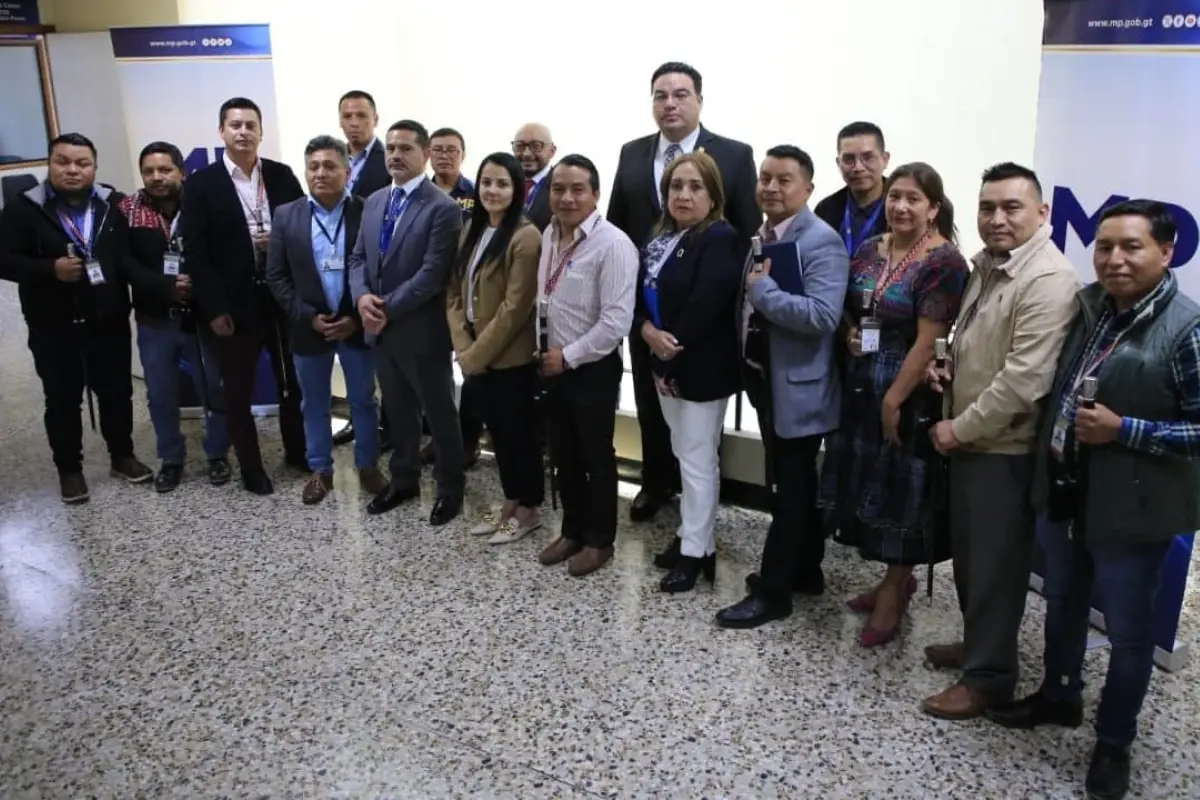 Reunión de la Fiscal General con representantes de Totonicapán, 