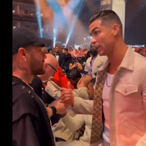 Neymar y CR7 se encontraron previo a un combate de boxeo ,