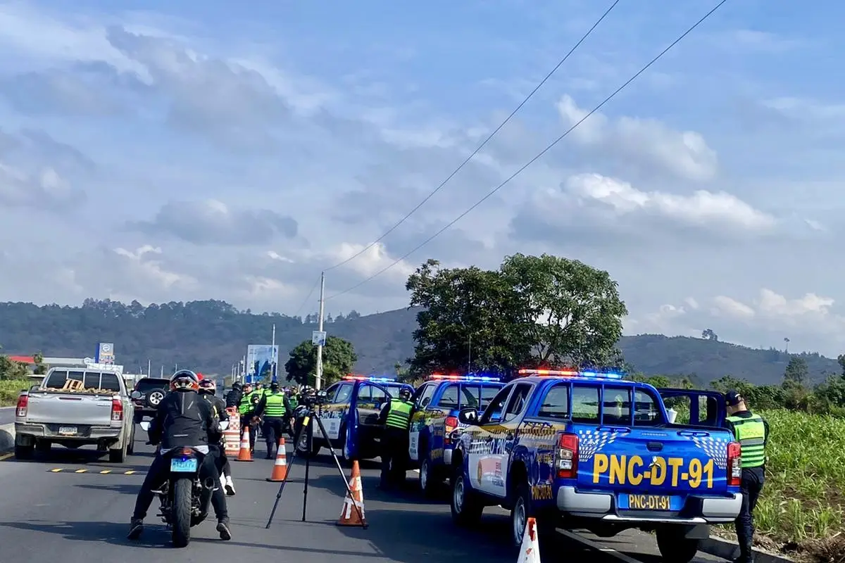 Operativos-en-carretera-Interamericana.jpg, 