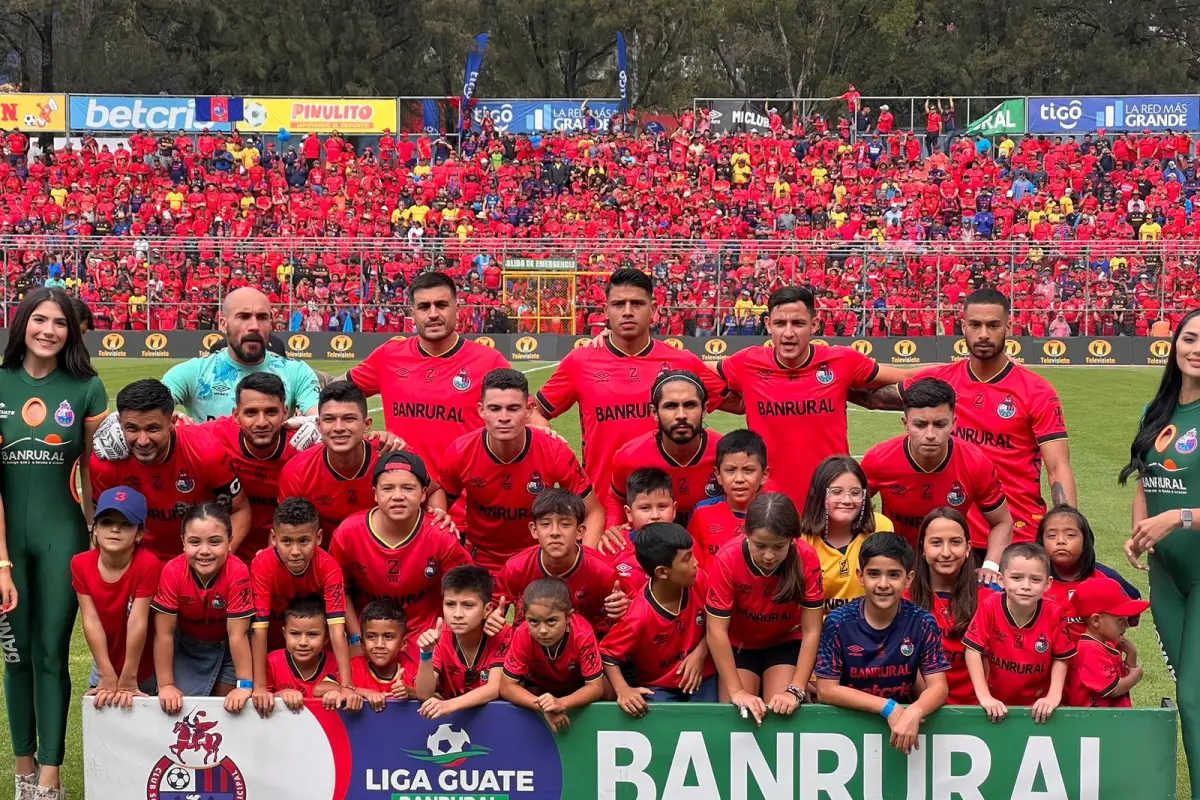 podio-de-campeones-de-guatemala-mayo-2024.jpeg, 