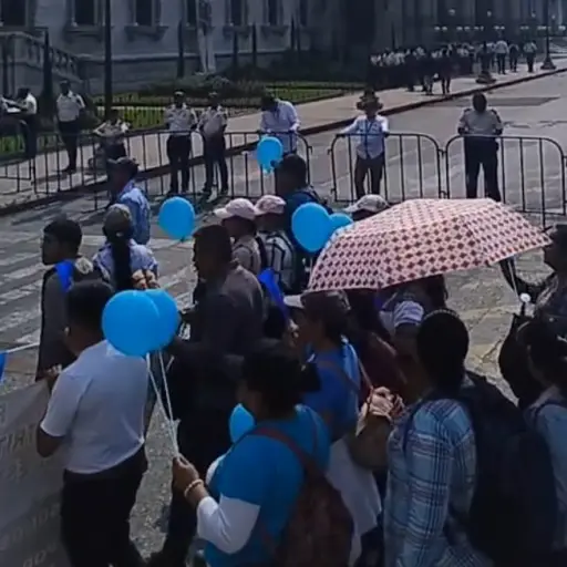 manifestacion-salubristas-capital-emisoras-unidas2 ,