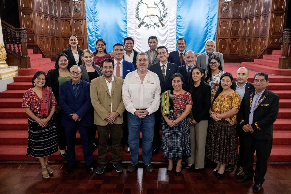 Foto del presidente con sus gobernadores y gobernadoras, 