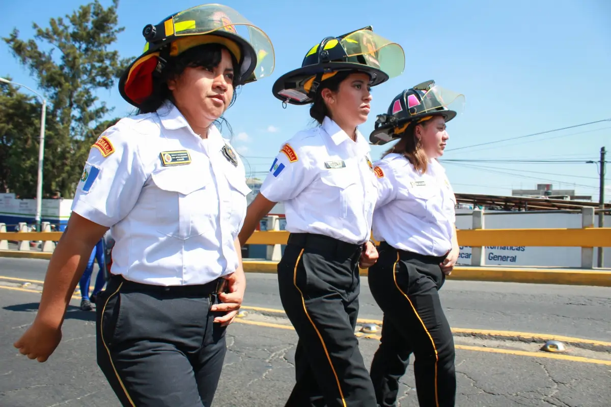 Sucely-Mazariegos-de-los-Bomberos-Voluntarios-001.jpg, 