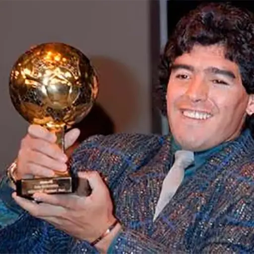 Reapareció el Balón de Oro de Maradona y será subastado ,