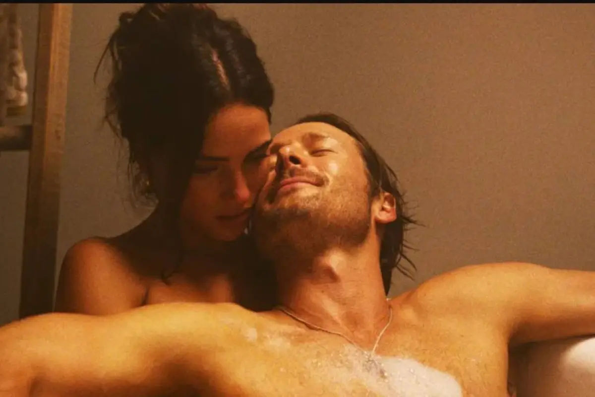 adria arjona glen powell, 