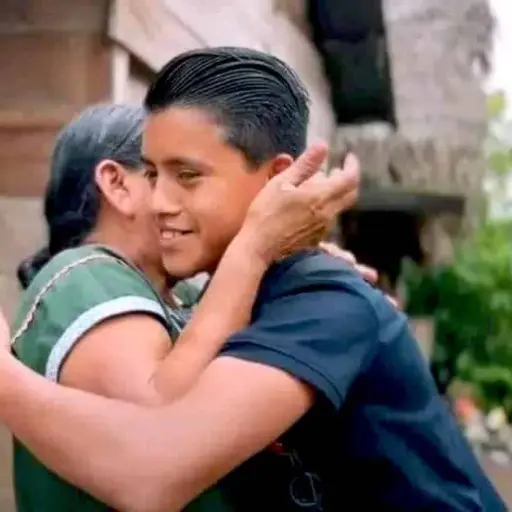 la-promesa-que-farruko-pop-les-hizo-a-sus-abuelos ,