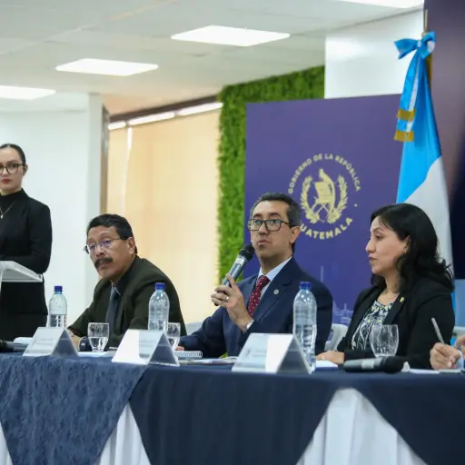 Autoridades del Ministerio de Finanzas. Foto: Gobierno