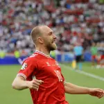 Christian Eriksen vuelve a desplomarse en un terreno de juegot