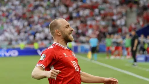 Christian Eriksen vuelve a desplomarse en un terreno de juego