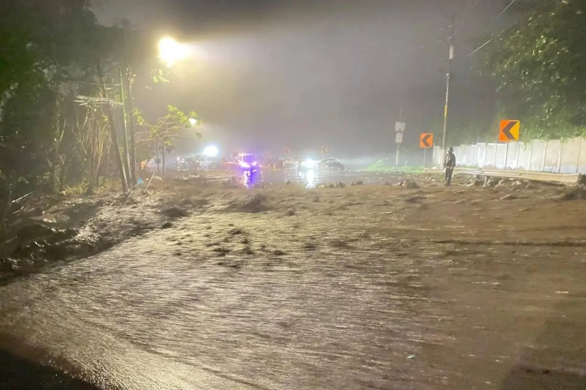 Esta inundación afectó el puente del Diablo, en Palín, Escuintla, el pasado 17 de junio. Foto: Municipalidad de Palín.