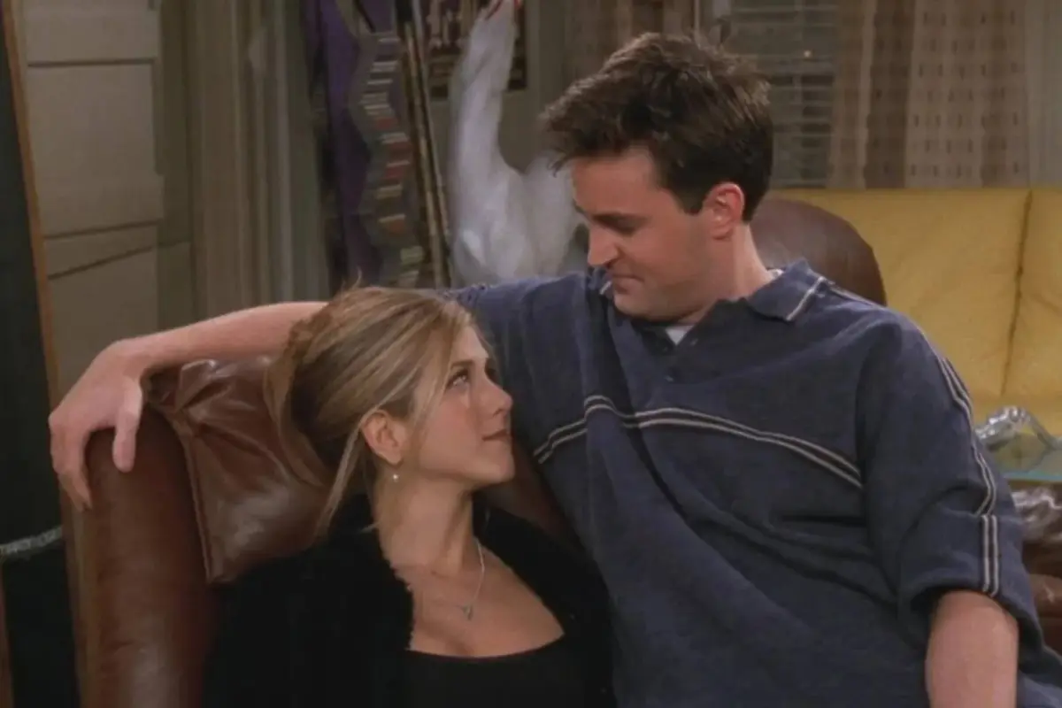 jennifer-aniston-matthew-perry-escena-friends, 