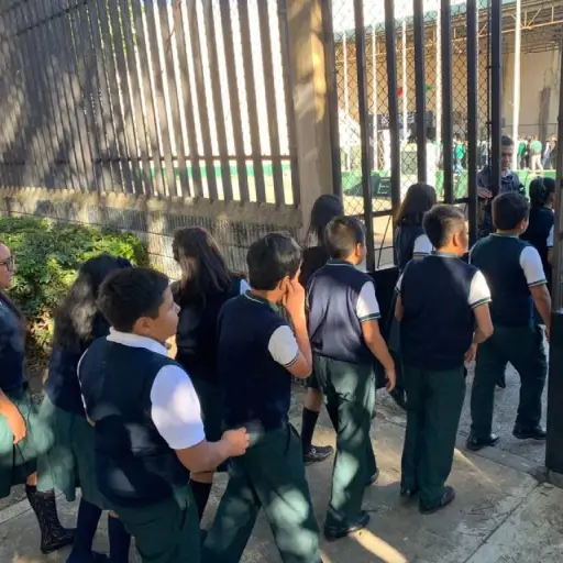 estudiantes-escuela-emisoras-unidas.webp ,