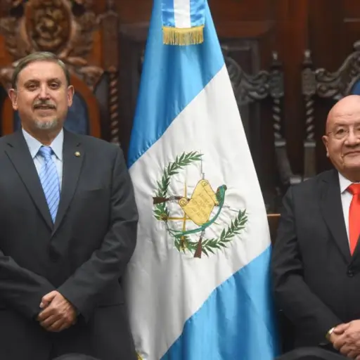 Los rectores Miquel Cortés y Raúl Arévalo presidirán las comisiones de postulación. Foto: Omar Solís/EU