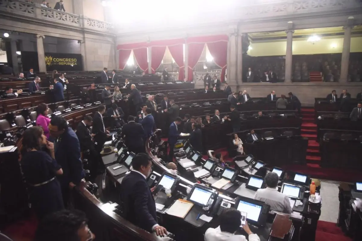 congreso-iniciativa-presupuesto-emisoras-unidas-1.webp, 