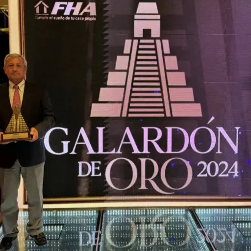 Banrural el Galardón Oro ,