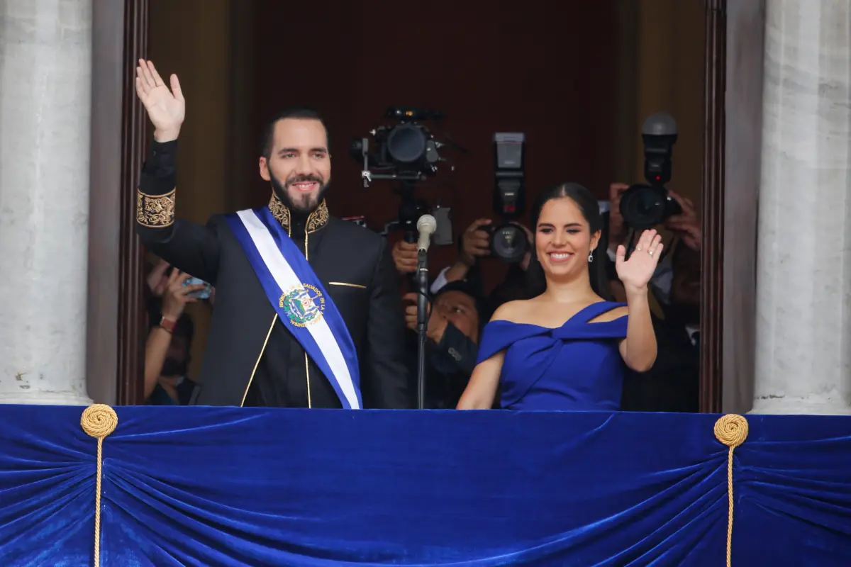 El gobierno de El Salvador publicó la foto oficial de Nayib Bukele tras ser investido.