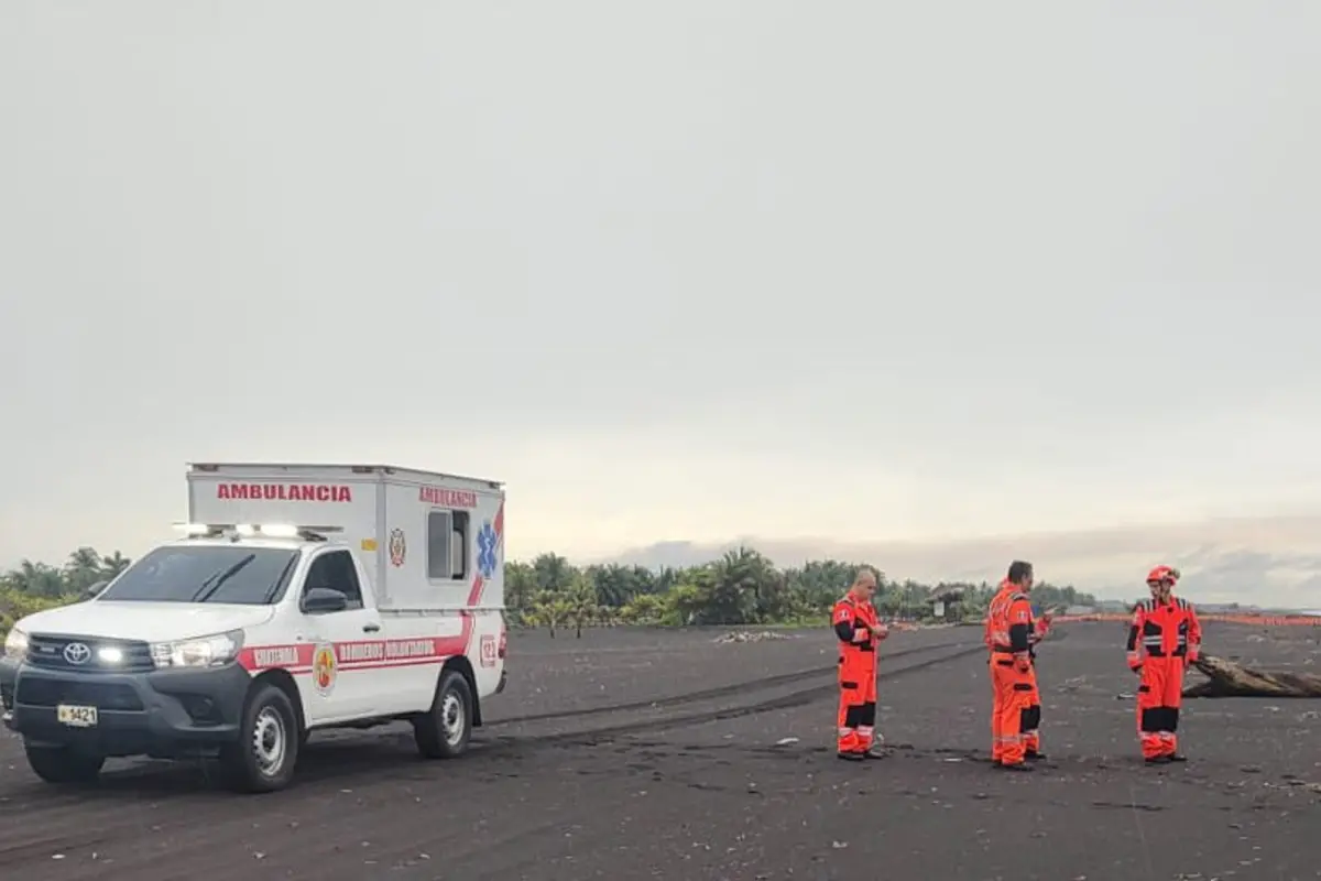 Buscan personas desaparecidas en el puerto San José grande, 