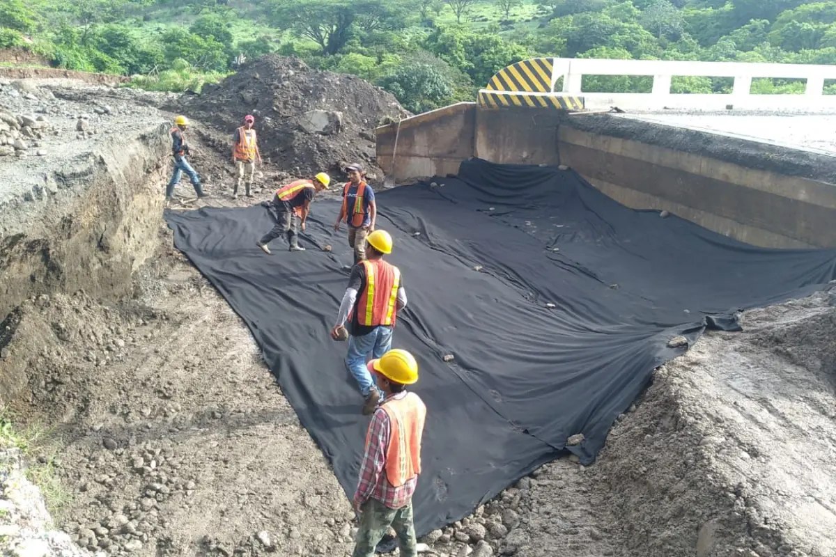 Los trabajos siguen avanzando en el Puente El Colorado, Jutiapa. Foto: CIV.