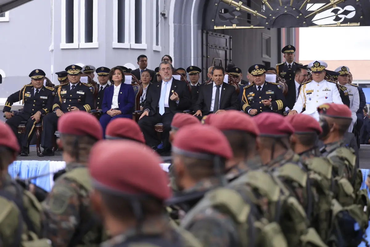 bernardo arevalo en actividad del Ejercito, 