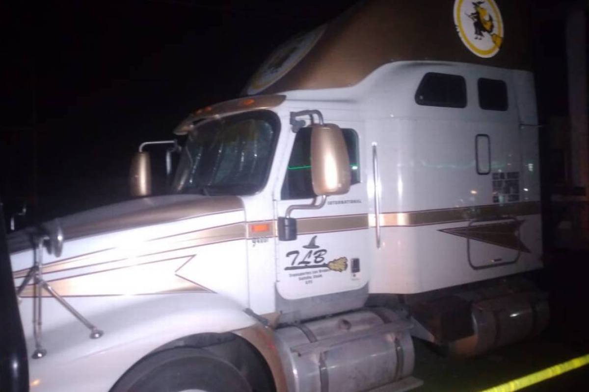 Polémica por fantasma en el asiento del copiloto de un tráiler