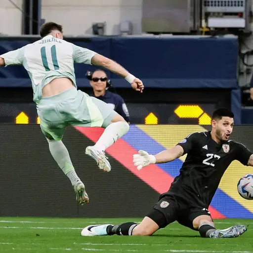 IFAB implementa nuevas reglas en el fútbol - EFE