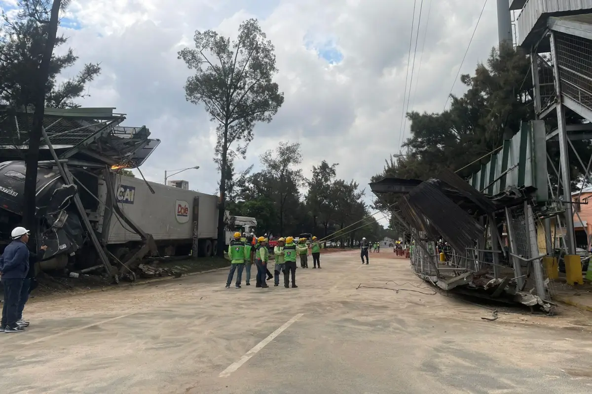 Adios a la pasarela del periferico y 5a. avenida de la zona 7, 