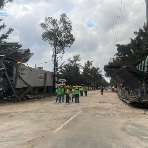 Adios a la pasarela del periferico y 5a. avenida de la zona 7 ,