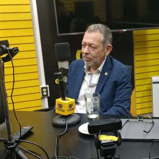 ministro-comunicaciones-felix-alvarado-emisoras-unidas ,