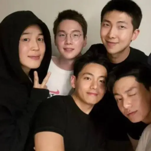 abuelita-conoce-a-bts-y-enamora-con-su-reaccion ,