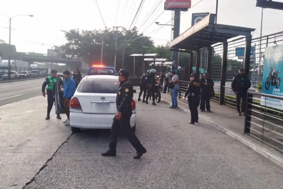 Autoridades mantienen presencia preventiva en puntos comerciales. Foto: Tránsito PNC. 