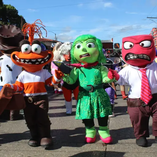 Los integrantes del convite se disfrazaron para dar color al evento. Foto: Municipalidad de Mixco.