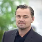 Leonardo DiCaprio y Timothée Chalamet de los mejores vestidos en la alfombra de los BAFTAt