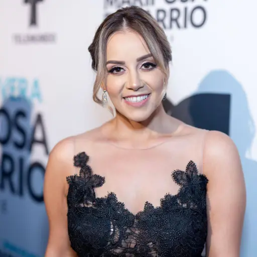 Rosie Rivera (1) ,