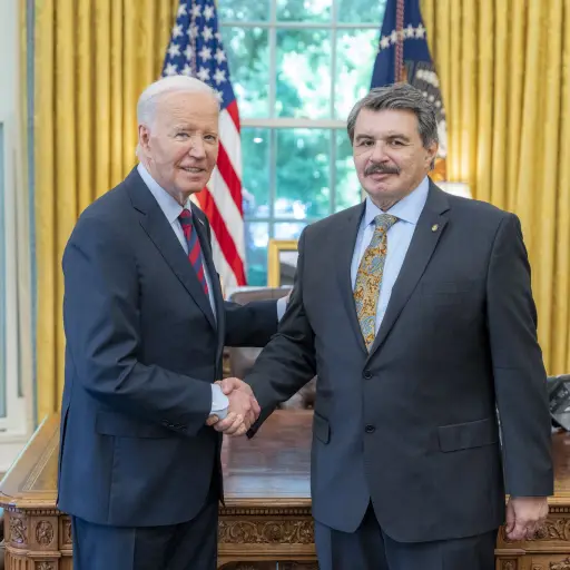 El presidente de Estados Unidos Joe Biden fue el encargado de recibir las credenciales de Beteta.