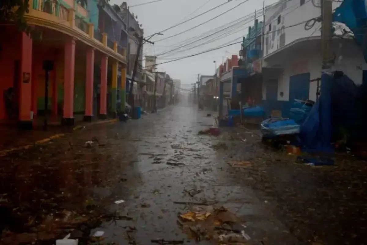 jamaiquinos--fiesta-paso-huracan-beryl, 