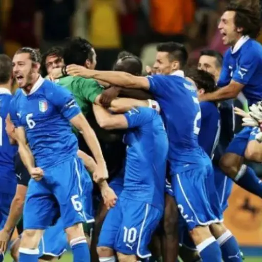 balotelli-borracho-eliminacion-italia-eurocopa ,