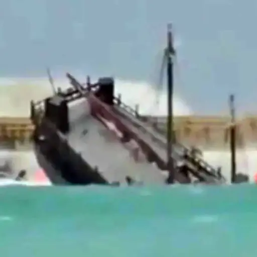 Huracan-Beryl-hunde-el-famoso-crucero-de-fiestas-Jolly-Roger ,