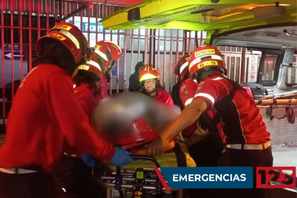 Los heridos fueron trasladados al Hospital General San Juan de Dios. Foto: Bomberos Municipales.