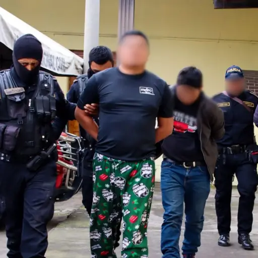 Capturados por cometer asaltos en autobuses ,