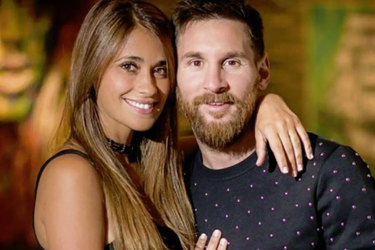 Antonela-Roccuzzo-y-Messi.webp, 