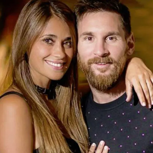 Antonela-Roccuzzo-y-Messi.webp ,