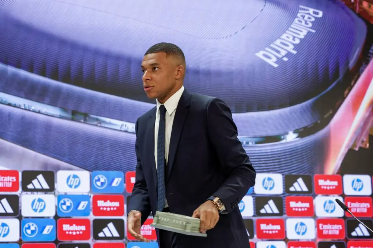 mbappe-adquiere-club-frances.webp, 