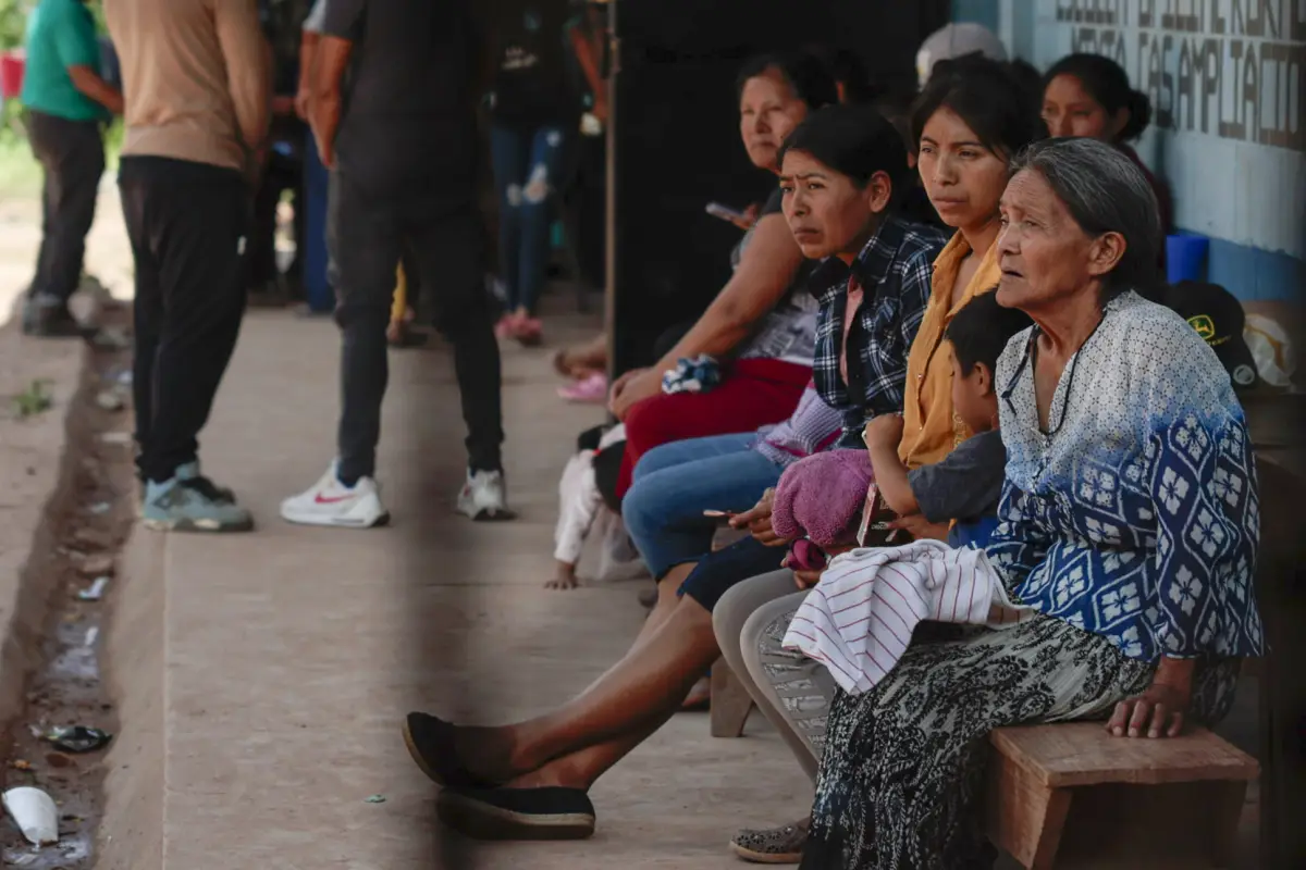 Los refugiados permanecen en el caserío Ampliación Nueva Reforma, de la aldea La Laguna, Cuilco Huehuetenango. Foto: EFE.