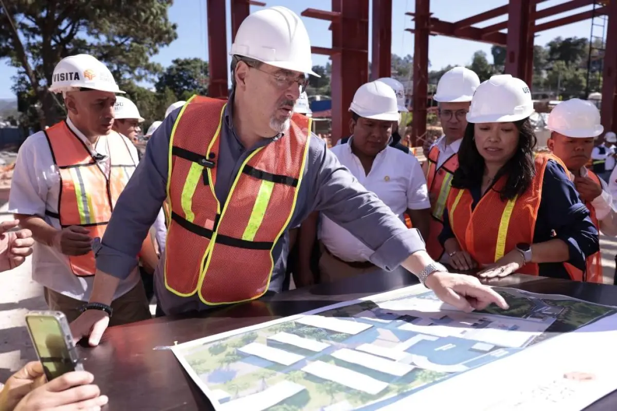 presidente-bernardo-arevalo-construccion-hospital-solola-emisoras-unidas.webp, 