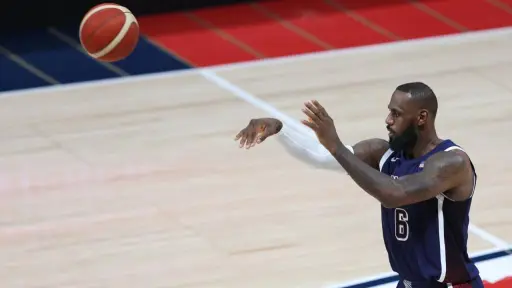 LeBron James revela que estuvo a un paso del retiro antes de firmar con los 76ers