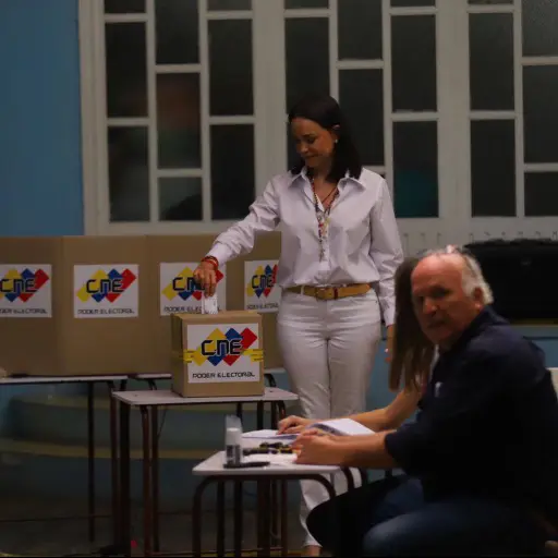 venezuela-militar-le-niega-el-saludo-a-maria-corina-machado ,