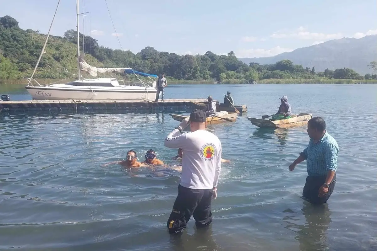 Los Bomberos Voluntarios hicieron el rescate con ayuda de vecinos version web, 