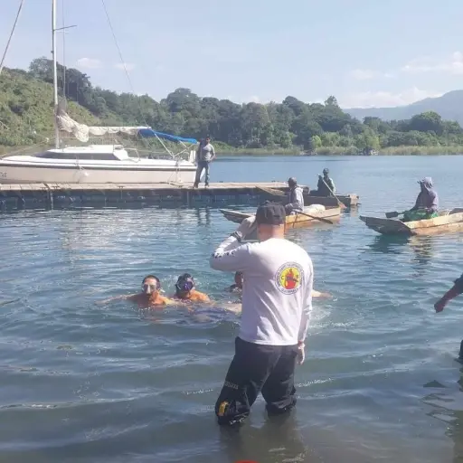 Los Bomberos Voluntarios hicieron el rescate con ayuda de vecinos version web ,