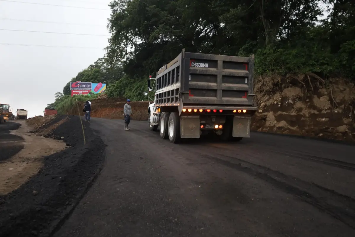 Primeros-vehiculos-en-circular-por-la-autopista-Palin-Escuintla-1.jpeg, 