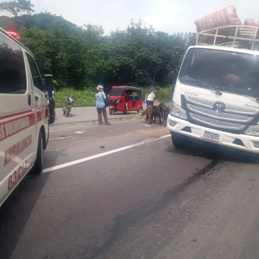 Los rescatistas pidieron apoyo a la PNC para resguardar el área del crimen. Foto: Bomberos Voluntarios.
